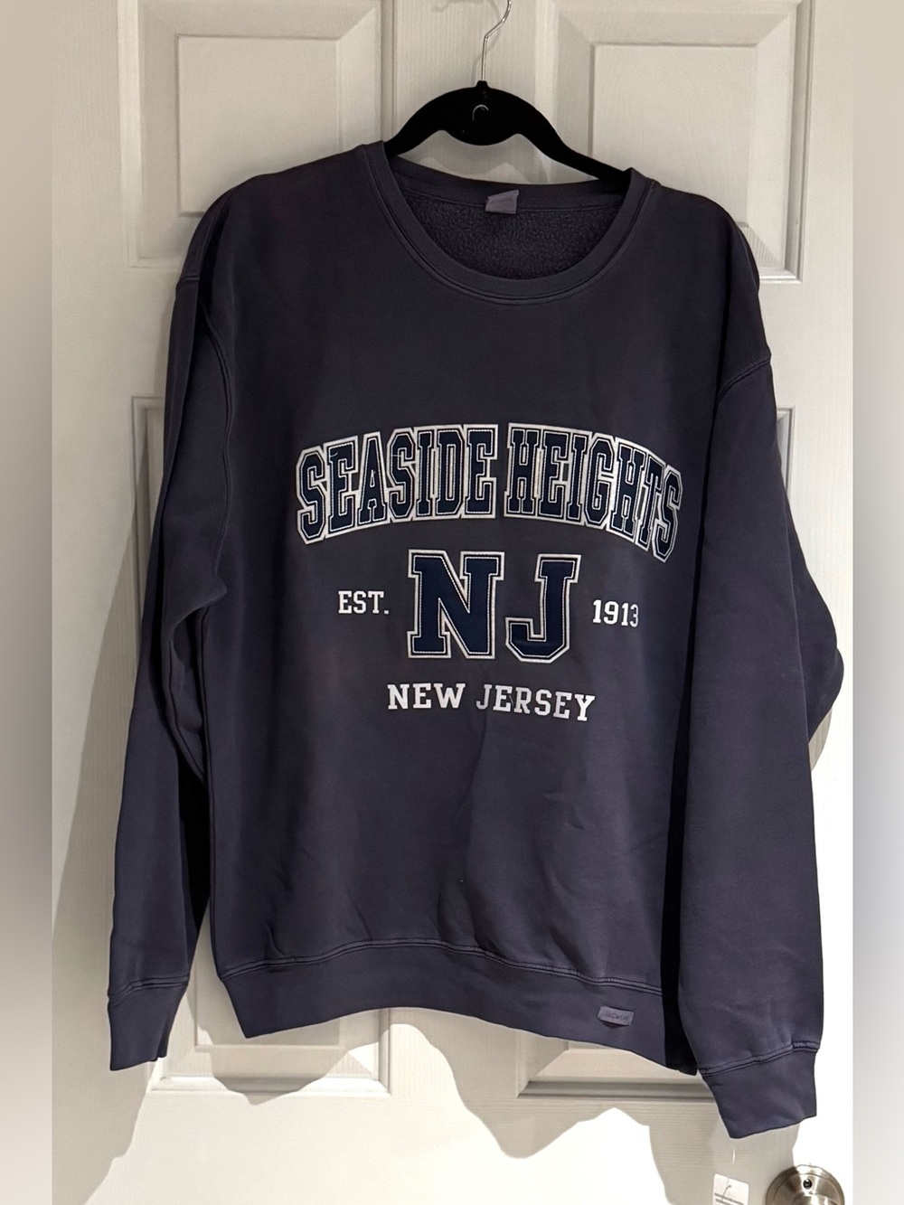 Regent Seaside Heights Navy Blue Women's Sweatshirt. Size M